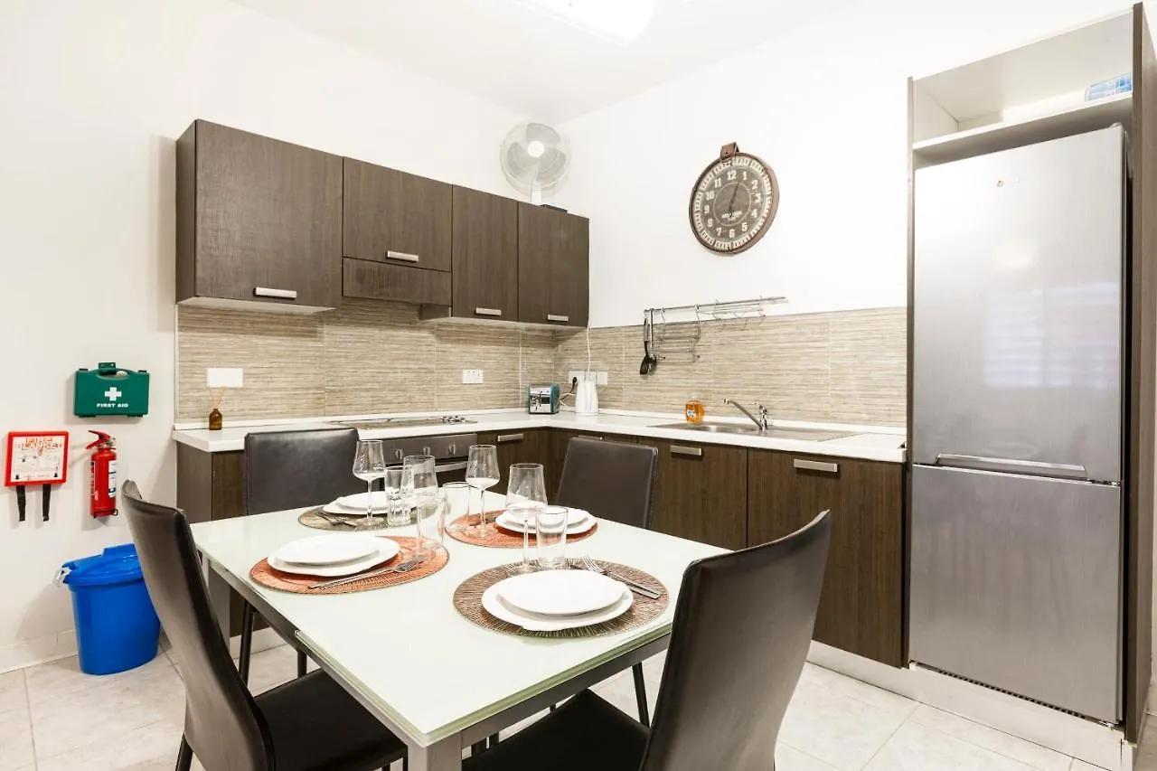Sliema Love-Hosted By Sweetstay Malta